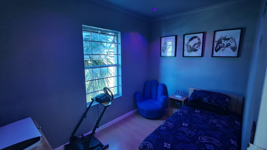 3 Bedroom Property for Sale in De Oude Spruit Western Cape